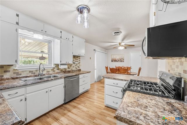 1315 W Avenue B, Lampasas, TX 76550