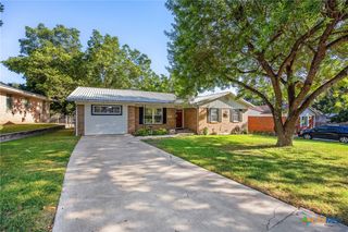 1315 W Avenue B, Lampasas, TX 76550