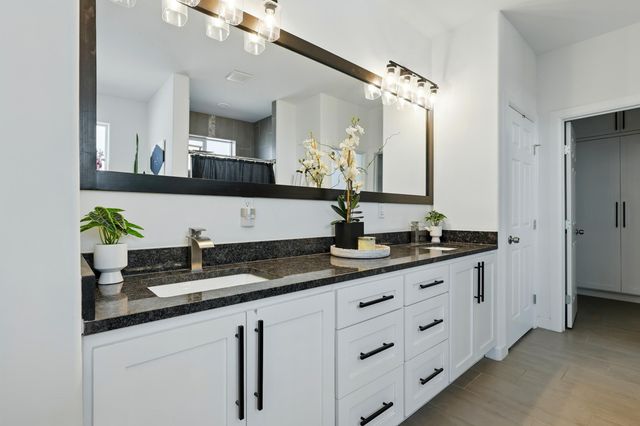 608 SOUTHERN Boulevard SW, Rio Rancho, NM 87124