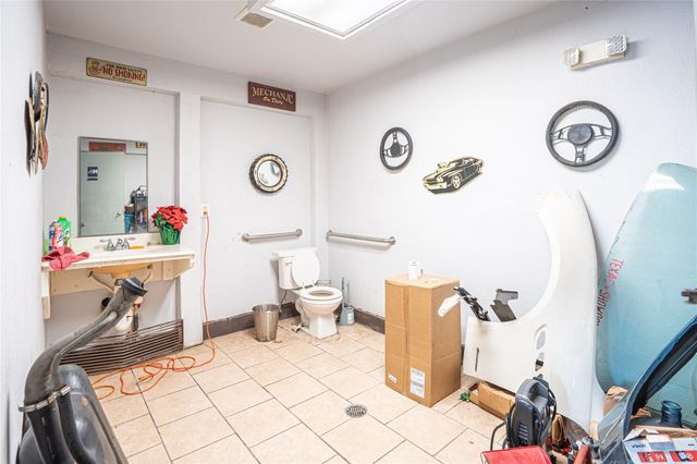 8928 Homestead Road, Houston, TX 77016