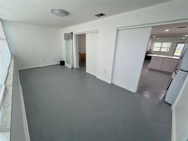 5720 13TH AVENUE N 106B, St Petersburg, FL 33710