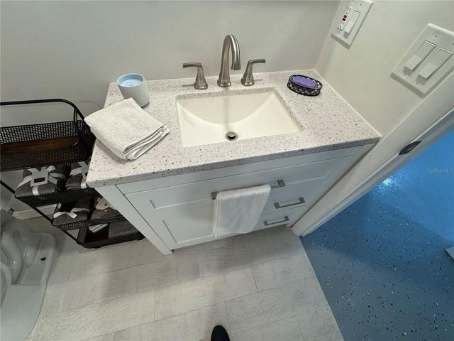 5720 13TH AVENUE N 106B, St Petersburg, FL 33710