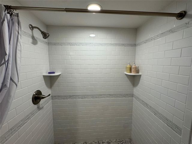 5720 13TH AVENUE N 106B, St Petersburg, FL 33710