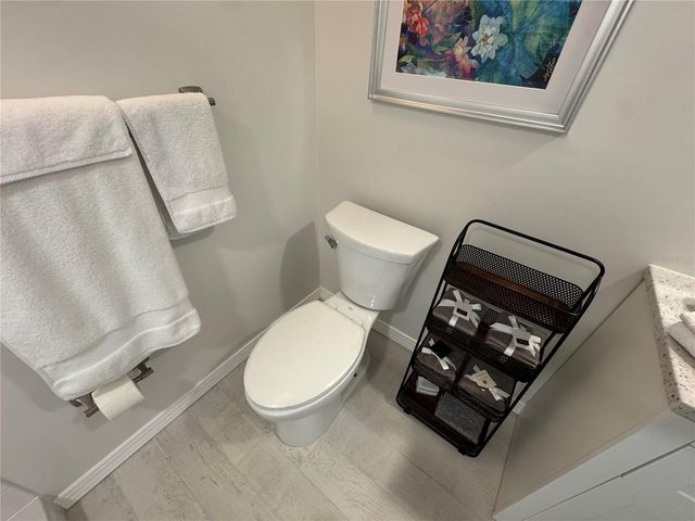 5720 13TH AVENUE N 106B, St Petersburg, FL 33710