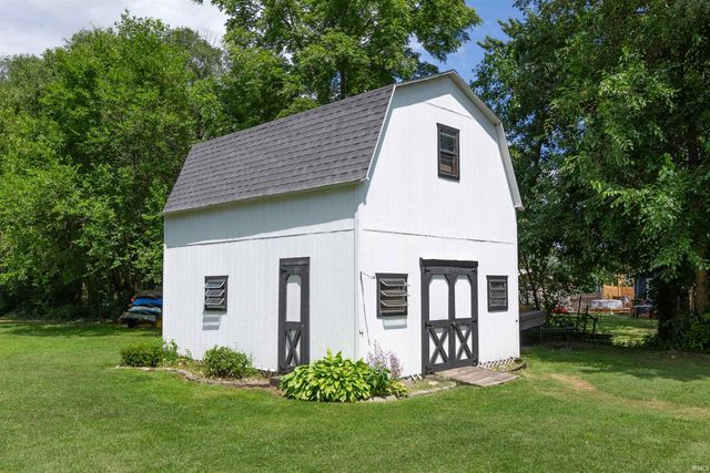 26589 County Road 4, Elkhart, IN 46514