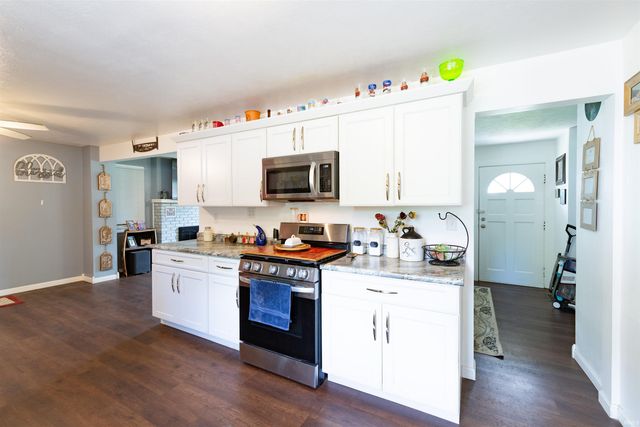 26589 County Road 4, Elkhart, IN 46514