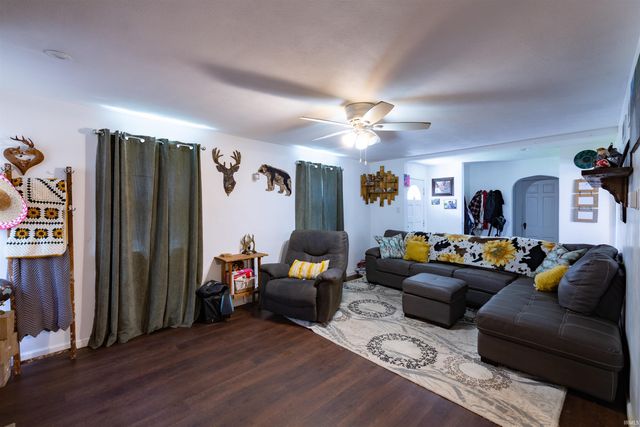 26589 County Road 4, Elkhart, IN 46514