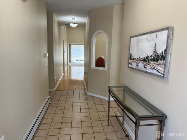 31 Sherwood Drive, Monroe, NJ 08831