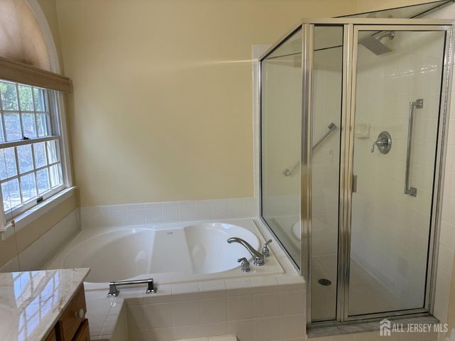 31 Sherwood Drive, Monroe, NJ 08831