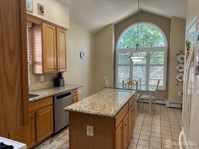 31 Sherwood Drive, Monroe, NJ 08831