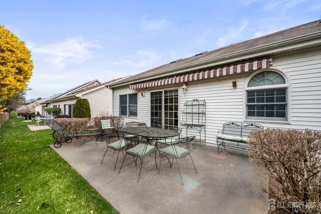 31 Sherwood Drive, Monroe, NJ 08831