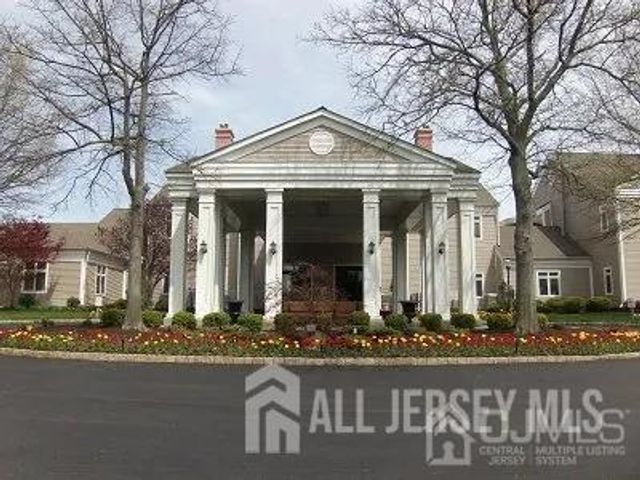 31 Sherwood Drive, Monroe, NJ 08831