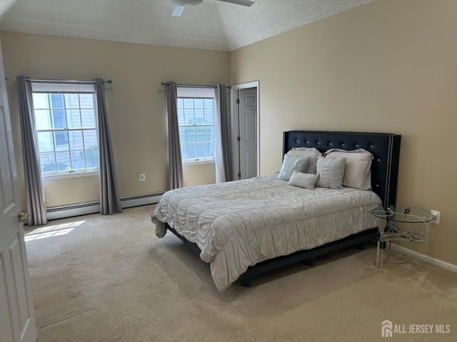 31 Sherwood Drive, Monroe, NJ 08831