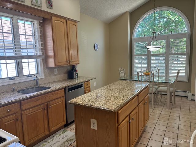 31 Sherwood Drive, Monroe, NJ 08831