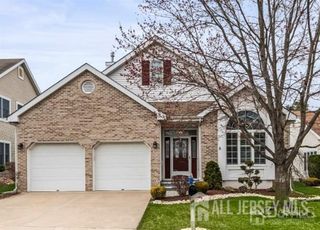 31 Sherwood Drive, Monroe, NJ 08831