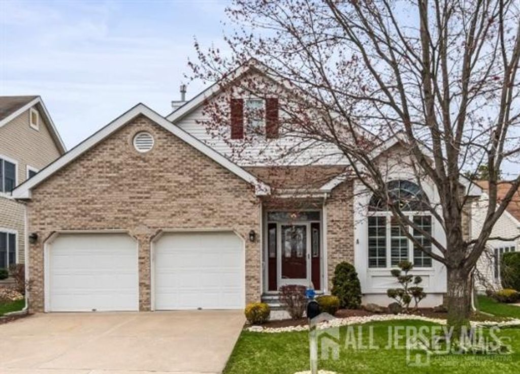 31 Sherwood Drive, Monroe, NJ 08831