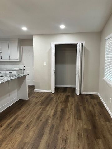 7337 Woodbridge Drive, Forest Hill, TX 76140