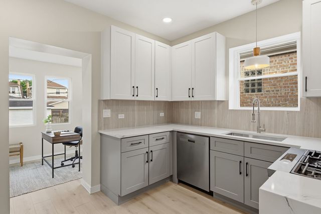 4431 N Marmora Avenue, Chicago, IL 60630