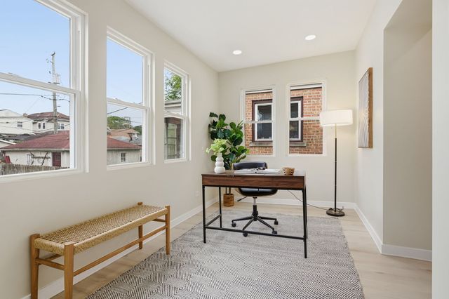 4431 N Marmora Avenue, Chicago, IL 60630