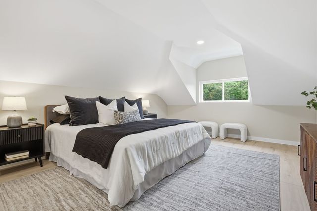 4431 N Marmora Avenue, Chicago, IL 60630