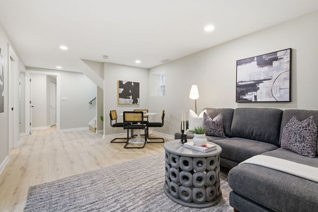 4431 N Marmora Avenue, Chicago, IL 60630
