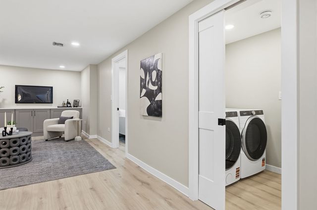 4431 N Marmora Avenue, Chicago, IL 60630