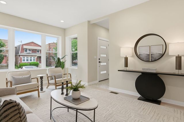 4431 N Marmora Avenue, Chicago, IL 60630