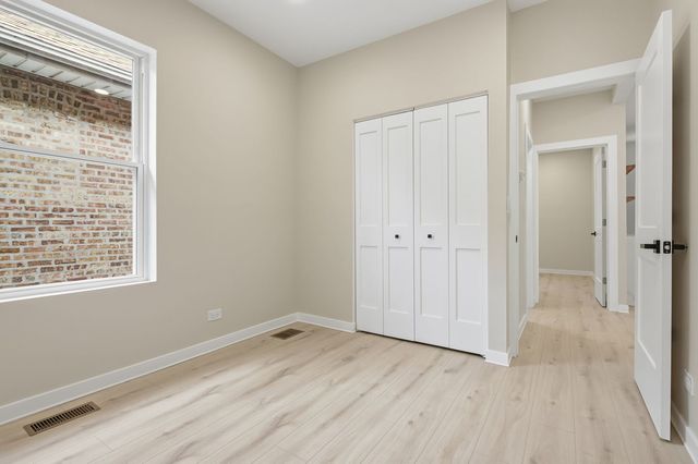 4431 N Marmora Avenue, Chicago, IL 60630