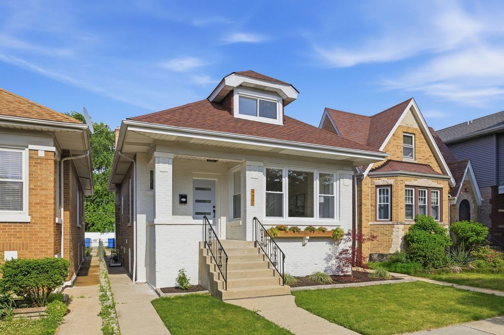 4431 N Marmora Avenue, Chicago, IL 60630