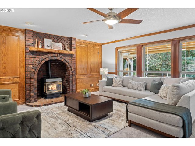 16003 Se CIELO Ct, Damascus, OR 97089