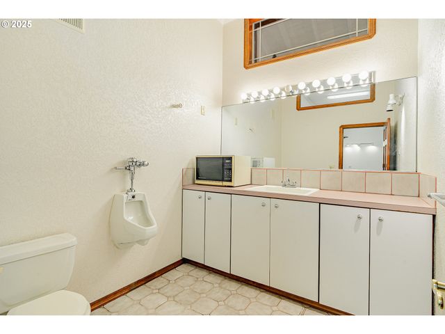 16003 Se CIELO Ct, Damascus, OR 97089