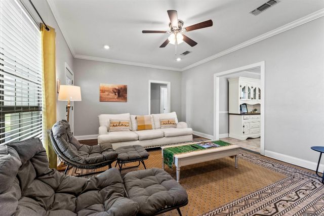 759 Fountain View Dr, Baton Rouge, LA 70820