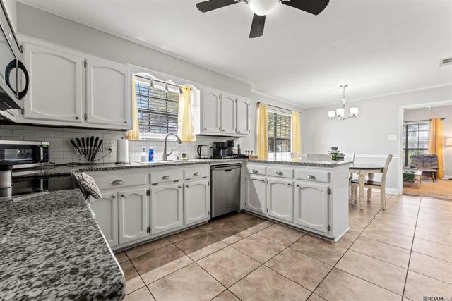 759 Fountain View Dr, Baton Rouge, LA 70820