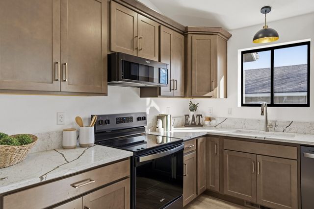 736 NE Oregon Avenue, Grants Pass, OR 97526