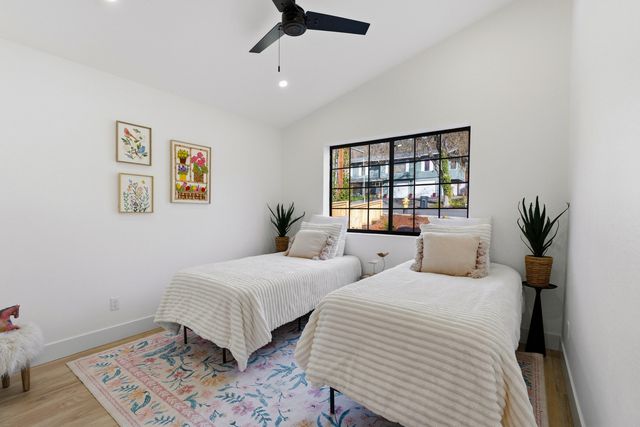 736 NE Oregon Avenue, Grants Pass, OR 97526