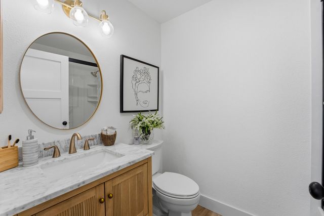 736 NE Oregon Avenue, Grants Pass, OR 97526