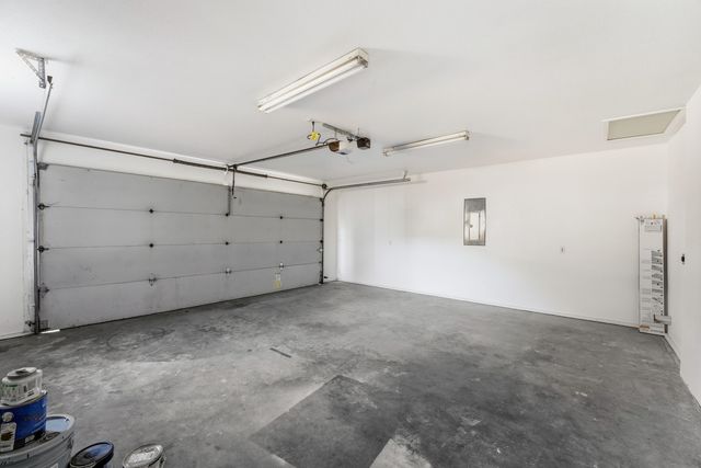 736 NE Oregon Avenue, Grants Pass, OR 97526