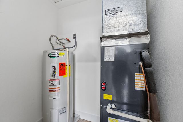 736 NE Oregon Avenue, Grants Pass, OR 97526