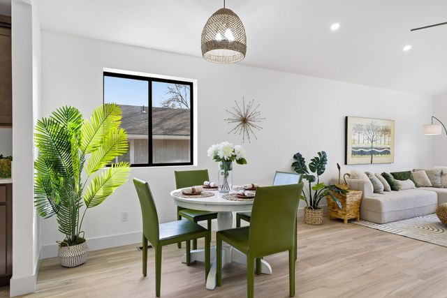 736 NE Oregon Avenue, Grants Pass, OR 97526