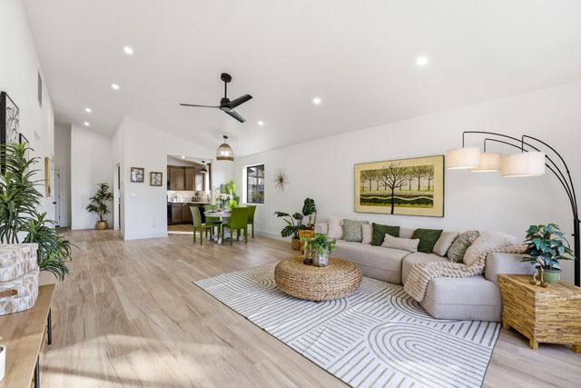 736 NE Oregon Avenue, Grants Pass, OR 97526