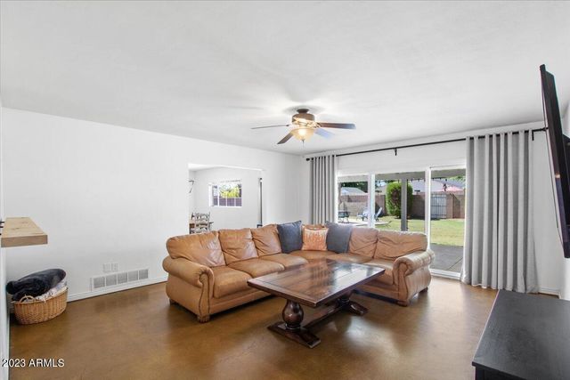 4320 E CLARENDON Avenue, Phoenix, AZ 85018