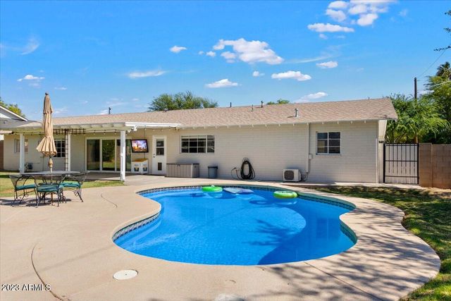 4320 E CLARENDON Avenue, Phoenix, AZ 85018
