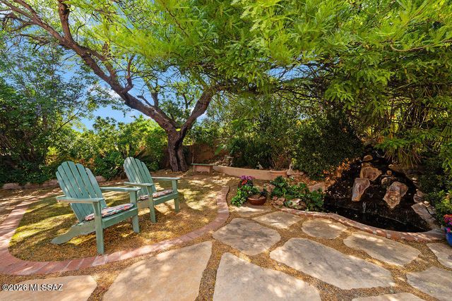 1018 N Cowboy Canyon Drive, Green Valley, AZ 85614
