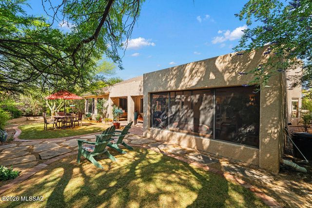 1018 N Cowboy Canyon Drive, Green Valley, AZ 85614