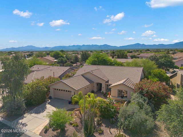 1018 N Cowboy Canyon Drive, Green Valley, AZ 85614