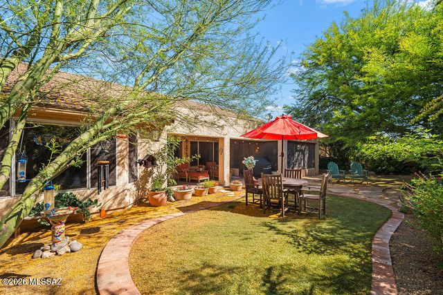 1018 N Cowboy Canyon Drive, Green Valley, AZ 85614