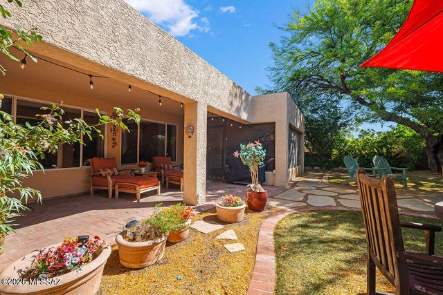 1018 N Cowboy Canyon Drive, Green Valley, AZ 85614