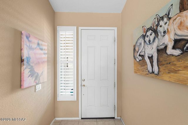 1018 N Cowboy Canyon Drive, Green Valley, AZ 85614