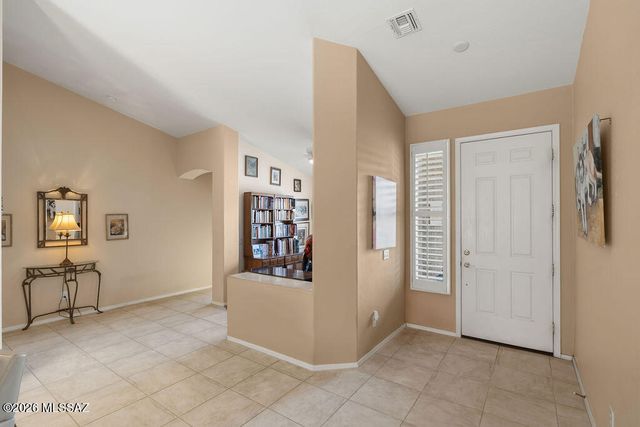 1018 N Cowboy Canyon Drive, Green Valley, AZ 85614