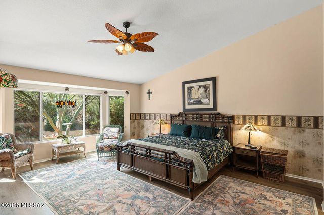 1018 N Cowboy Canyon Drive, Green Valley, AZ 85614